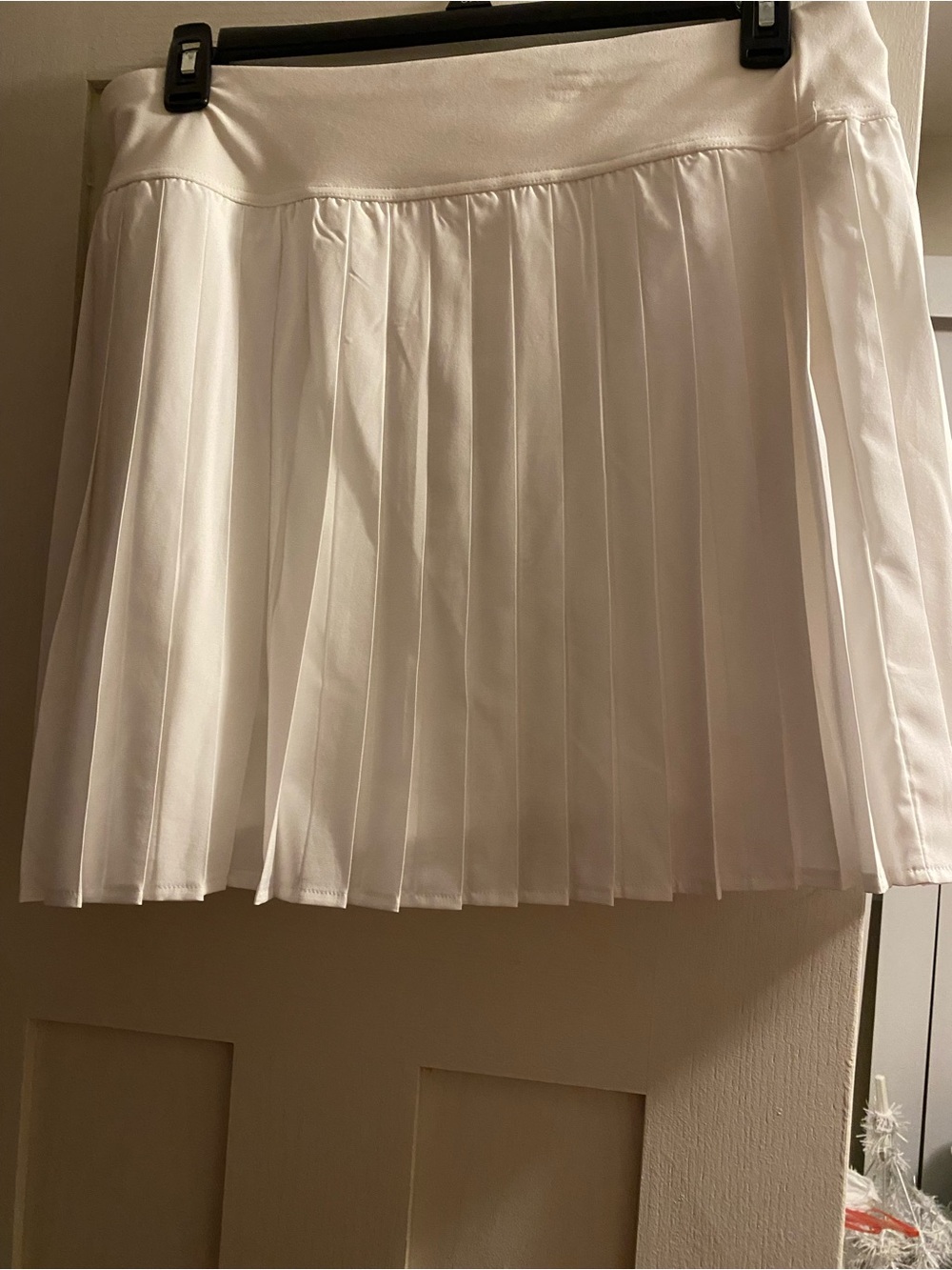 Women’s White Pleated Skort - Clean Tennis-Inspired Look